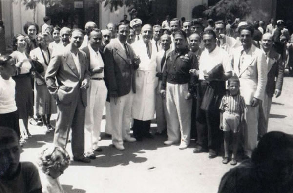 Premio Castellammare, 1938, Chiancone ultimo a destra (con abito bianco)